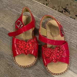 Zapaventura red heart sandals